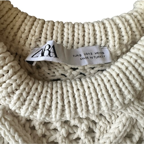 Zara Sweater Cable Knit Cold Shoulder Pom Pom Ecru Small - Picture 4 of 5